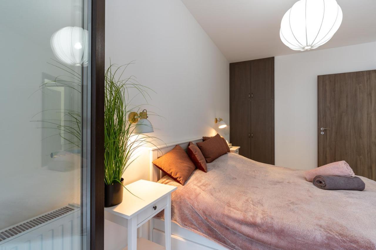 Modern & Newly Built Apartment With Private Garage Budapest Exterior photo