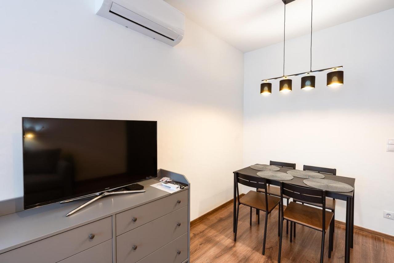 Modern & Newly Built Apartment With Private Garage Budapest Exterior photo