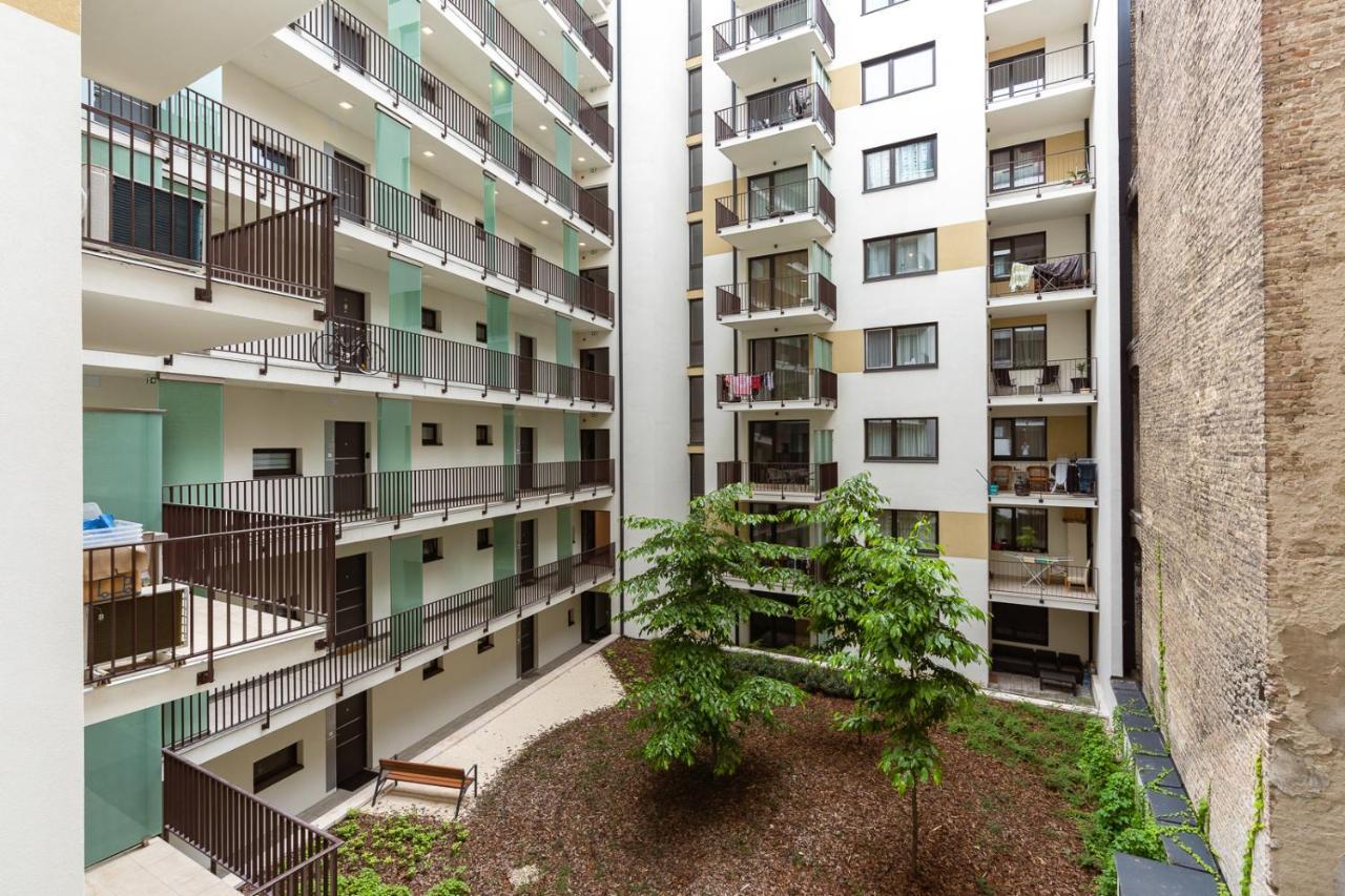 Modern & Newly Built Apartment With Private Garage Budapest Exterior photo