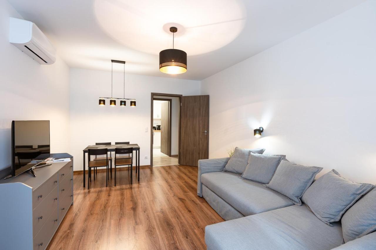 Modern & Newly Built Apartment With Private Garage Budapest Exterior photo